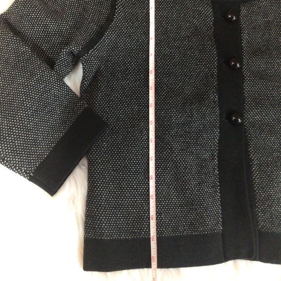 Banana Republic Cardigan with retro styling - Picture 4 of 5